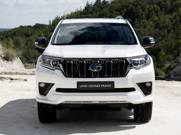 Toyota Land Cruiser Prado 2021 sắp bán tại Việt Nam đã bị chào 'lạc' gần 100 triệu đồng, bản cũ giảm giá sâu tại đại lý