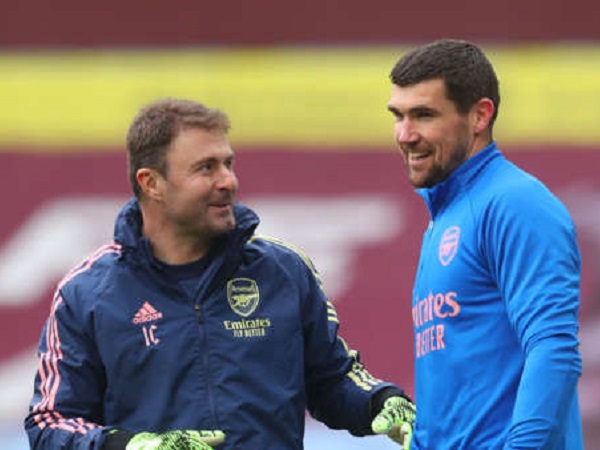 Cựu thủ thành Arsenal của Australia bất ngờ ca ngợi hàng công ĐT Việt Nam