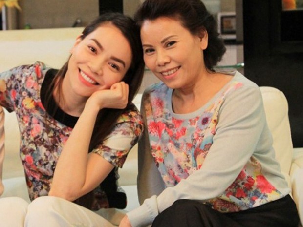 Mẹ ruột Hà Hồ khẳng định không ăn chặn tiền từ thiện kèm bằng chứng, làm rõ số tiền quyên góp của Trấn Thành