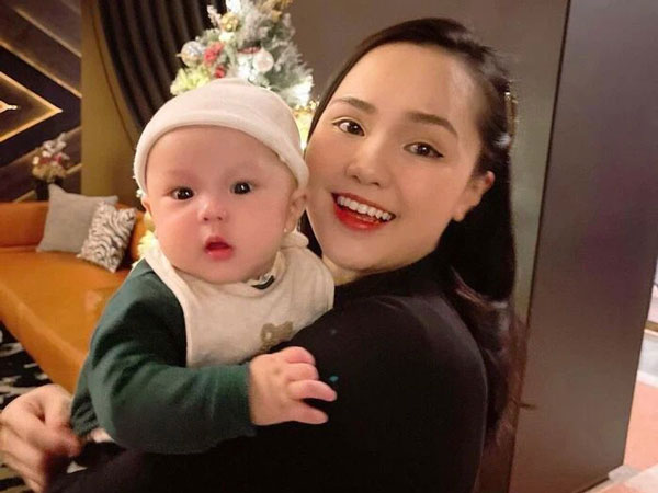 Quỳnh Anh bất ngờ tiết lộ tính cách ít ai biết của Duy Mạnh thông qua một hành động của cậu con trai