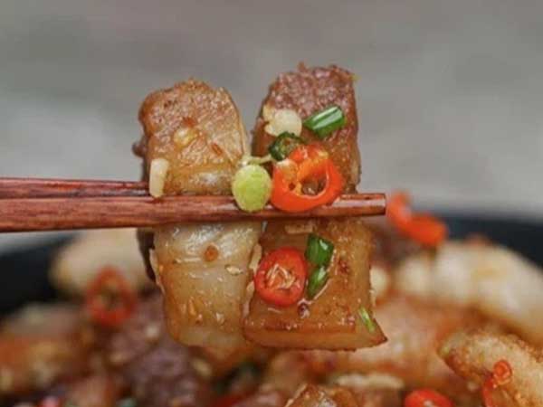Sau 8h tối, phụ nữ tuyệt đối KHÔNG ăn 7 món này vì sẽ gây tăng cân và hại nhiều cơ quan nội tạng
