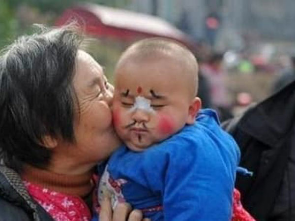 Càng lớn con gái càng giống ông nội, người bố bí mật đi xét nghiệm ADN và kết quả khiến mái ấm gia đình không còn như trước