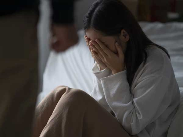 Con dâu vừa sinh mẹ chồng đã giục đi làm, lúc nghe bà nói chuyện với thông gia tôi mới vỡ lẽ