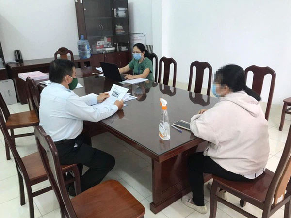 Đăng tin dùng địa long trị COVID-19, cô gái bị công an mời làm việc