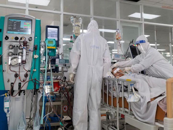 Việt Nam thử nghiệm, nhận chuyển giao công nghệ điều trị COVID-19 của Pháp