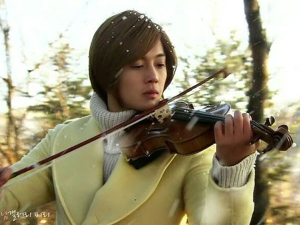 Bóc trần Kim Hyun Joong: Nam thần Vườn Sao Băng 'đè bẹp' Lee Min Ho, tuột dốc sau 1 đêm vì bê bối đánh bạn gái gãy xương sườn