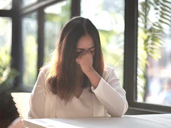 Nghe tin mẹ chồng bị tai nạn, chúng tôi gấp rút về thăm, tới nơi nhìn cảnh tượng trong nhà chồng mà tôi uất hận quay người bỏ đi luôn