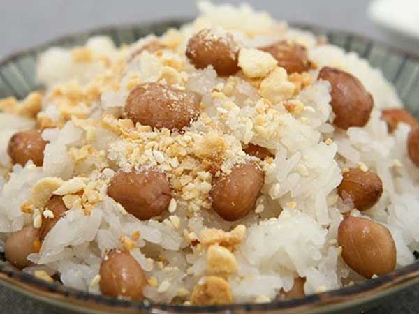 Ai cũng nghĩ tiểu đường là do ăn ngọt mà không biết 4 món ngon sau đây còn khiến đường huyết tăng cao đột biến hơn