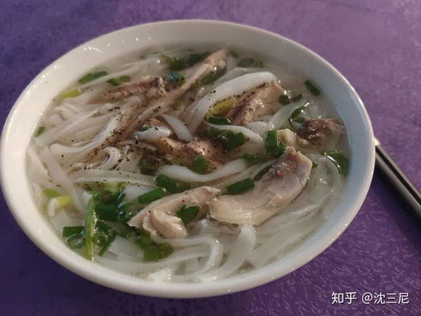 Cư dân mạng Trung Quốc sốt sắng phân tích 'Vì sao người Việt Nam đều rất gầy?', nhìn đồ ăn là thấy khác một trời một vực