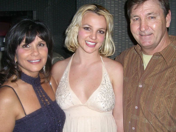 Thắng lợi mới của Britney Spears: Bố ruột đã nộp đơn rút khỏi quyền giám hộ, ngày tự do của 'Công chúa nhạc Pop' đang đến rất gần!