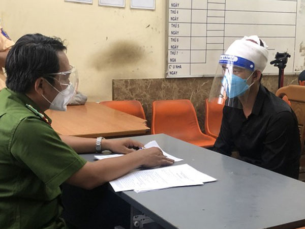 Can ngăn 2 con trai đánh nhau, cha bị đâm tử vong