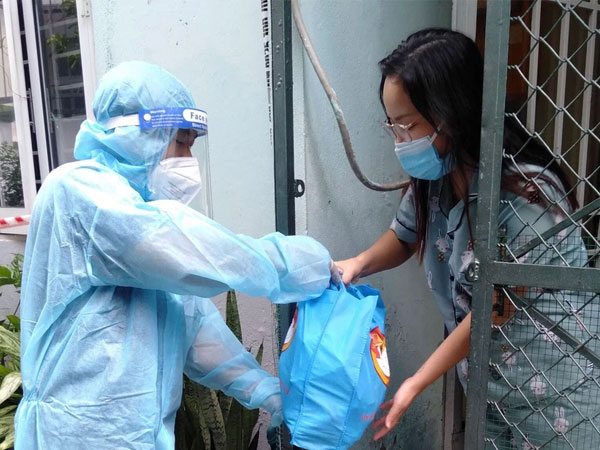Vụ phát 15kg gạo nhưng phải ký nhận 1,5 triệu: Phường đến tận nhà 142 hộ dân nhận sai