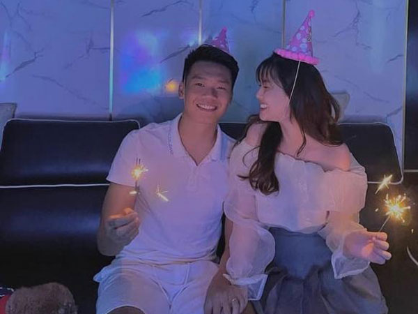 Cầu thủ Thành Chung đón sinh nhật bên bạn gái, tiết lộ về tình hình chấn thương