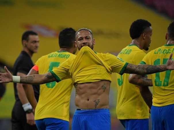 Neymar tỏa sáng giúp Brazil nối tiếp thành tích hoàn hảo