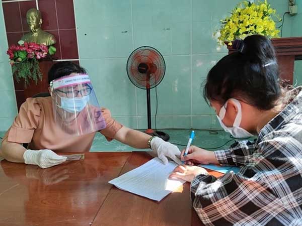 Nghỉ làm liên tục do nhà ở khu vực phong tỏa, có được nhận hỗ trợ từ địa phương không?