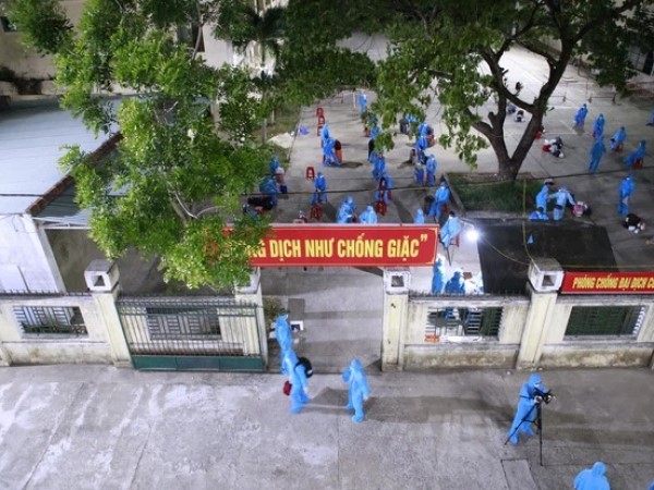 Khởi tố vụ án bà bán rau trốn khai báo y tế, lây Covid-19 cho con gái