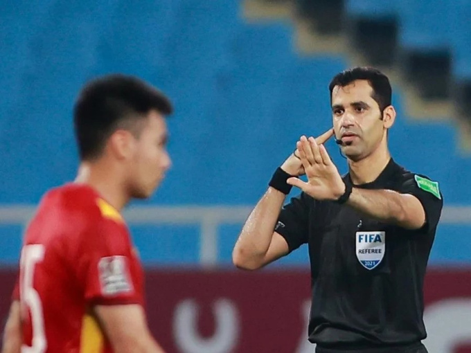 Luật FIFA ngăn cản Việt Nam 'kiện' trọng tài ở Vòng loại World Cup 2022