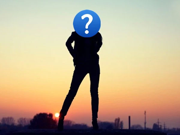 Vbiz đang dồn dập drama thì lại có thêm một nữ siêu mẫu bị tố 'bom hàng' giữa mùa dịch