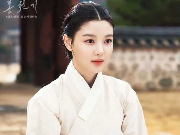 Từ diễn viên nhí lột xác thành mỹ nhân, Kim Yoo Jung đã thăng hặng cả nhan sắc lẫn vóc dáng nhờ 5 tips này