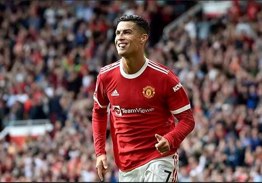 Ronaldo phá kỷ lục ngay trong lần đầu trở lại khoác áo MU