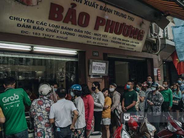 'CEO' tiệm bánh Trung thu Bảo Phương nức tiếng Hà Nội tiết lộ đơn hàng kín chỗ đến hết rằm, sắp đóng cửa treo biển hết bánh!