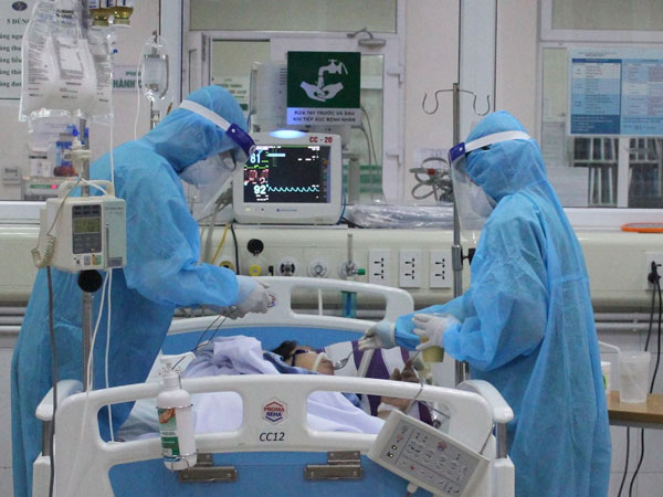 Mẹ trẻ lên mạng khóc ròng, than phải đóng 23 triệu viện phí điều trị COVID-19: Bệnh viện nói gì?