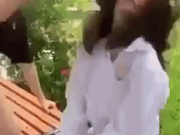 Nữ sinh bị đánh dã man sau câu hỏi 'mày dám thả thính người yêu tao đúng không?'