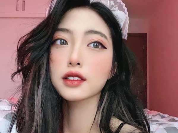 Gái xinh 2,2 triệu fan kể về quá khứ hoạt động group 'động là chạm', lý do rời nhóm liên quan đến vụ khoe thân