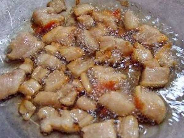 Mỡ lợn rất tốt cho sức khỏe nhưng người Việt dùng mỡ lợn để nấu ăn cần loại bỏ 3 sai lầm nguy hiểm này kẻo 'rước họa vào thân'