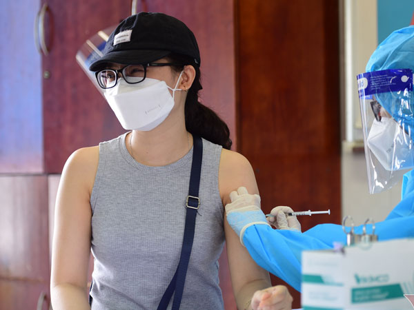TP.HCM xin rút ngắn khoảng cách 2 mũi tiêm AstraZeneca còn 6 tuần