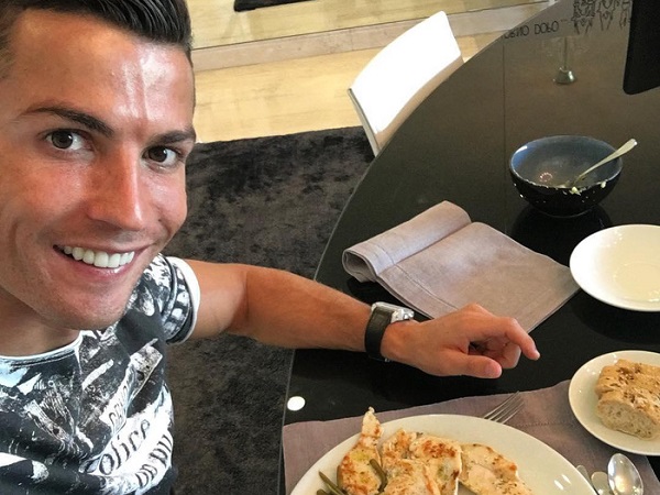 Dàn sao MU từ bỏ thói quen chiều chuộng bản thân bằng đồ ngọt vì sợ Ronaldo