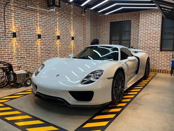 Rộ tin Porsche 918 Spyder độc nhất Việt Nam bất ngờ trở lại trong garage của nữ doanh nhân 9x, đập tan tin đồn 'chia tay' siêu phẩm độc nhất Việt Nam?