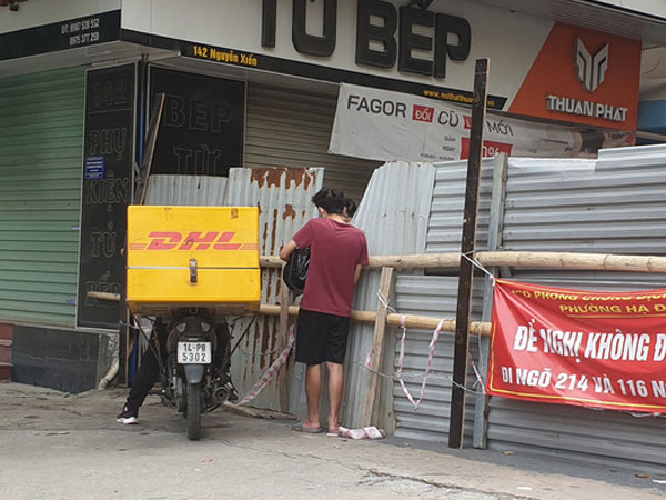 Các kiểu giao hàng xuyên chốt bất chấp các loại rào cứng kín bưng, kiên cố