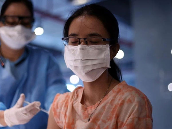 Chuyên gia lý giải hiệu quả của vaccine AstraZeneca khi rút ngắn khoảng cách 2 mũi tiêm
