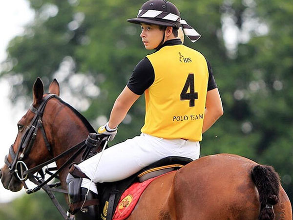 Hoàng tử độc thân bảnh bao, khiêm nhường của Malaysia