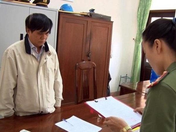 Vợ một phó giám đốc sở trục lợi trong vụ làm lộ đề thi tuyển công chức
