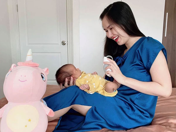 Võ Hạ Trâm bất ngờ tiết lộ những ngày kiệt sức vì thiếu sữa, stress sau 2 tháng sinh con