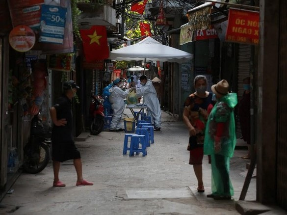 Hà Nội phong tỏa khu dân cư 1.300 dân tại quận Đống Đa