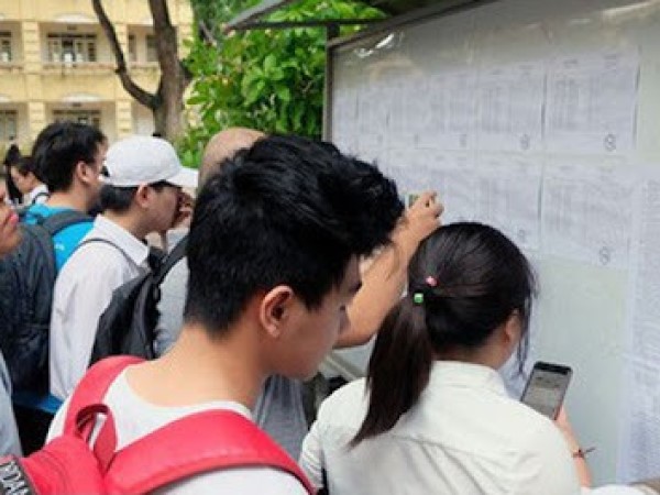 Điểm chuẩn đại học cao kỷ lục, tăng nhiều nhất tới 9 điểm