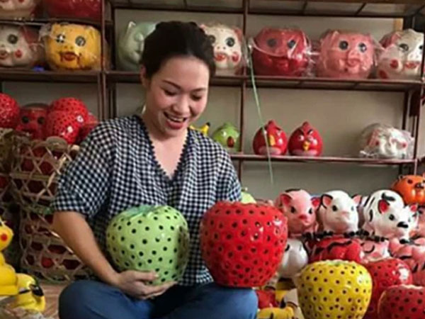Ngân 'gốm' kiếm hàng trăm triệu đồng bằng 'chiêu bẩn' lần đầu được tiết lộ
