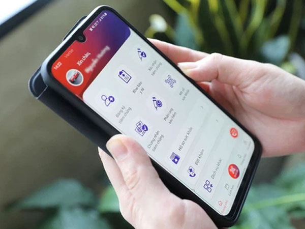 Người dân kêu trời vì những bất cập của Sổ Sức khỏe điện tử: Tiêm 2 mũi cập nhật 1 mũi; đang 'xanh' thì sau một đêm thành... 'chưa tiêm vaccine'