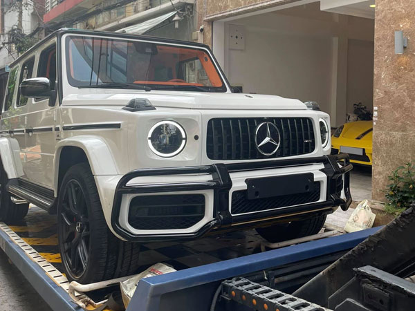 Nữ doanh nhân Bến Tre mua Mercedes-AMG G 63 với nội thất 'Hermes' giống xe Đoàn Di Băng về làm cặp với Porsche 718