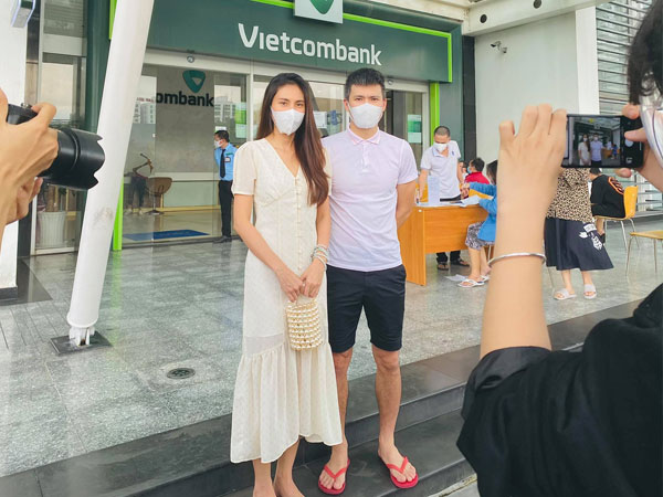 Công Vinh - Thủy Tiên đồng loạt có động thái đáng chú ý trước giờ livestream sao kê