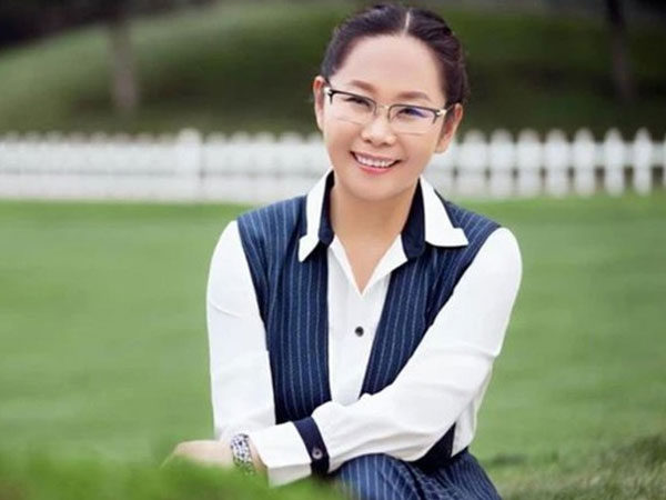 Tiểu thư lấy chàng nhặt đồng nát, số vượng phu giúp chồng thành tỷ phú nhờ bán đậu phụ