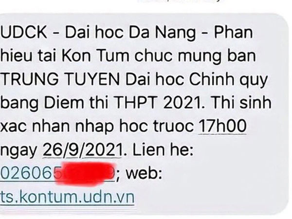 Hí hửng nhận được tin nhắn báo trúng tuyển đại học, nam sinh vui chưa bao lâu lại nhận về thông báo đọc mà muốn trầm cảm
