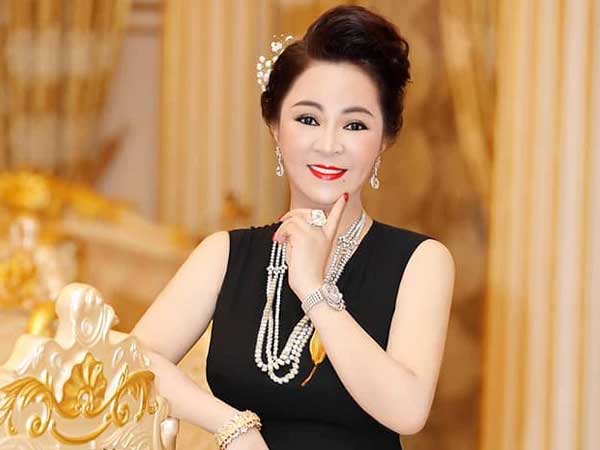 Bà Phương Hằng 'quay xe' tuyên bố livestream trở lại, cảnh báo các tài khoản giả mạo đi bình luận dạo: 'Tôi không có thời gian đi bình luận khắp trang của người khác'