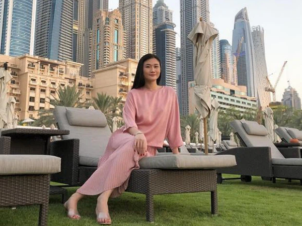 Cuộc sống như bà hoàng của Á quân Vietnam's Next Top Model tại Dubai: Ở nhà 23 tỷ, thuê giúp việc 17 triệu, đi du lịch đều đều