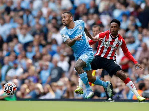 Kết quả Man City 0-0 Southampton: Man xanh may mắn có 1 điểm