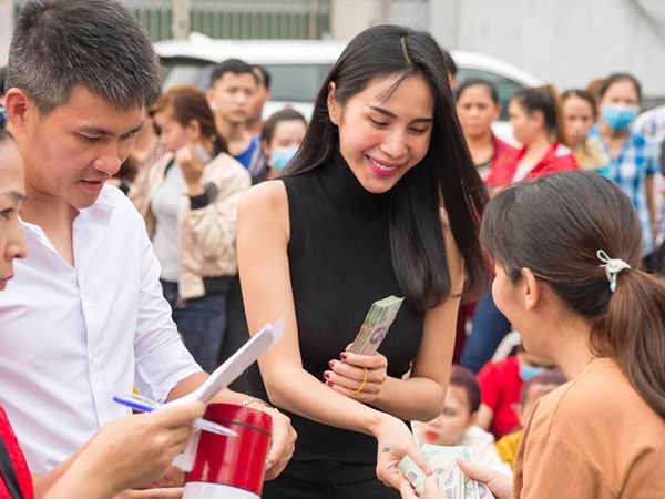 Sau bão sao kê, Thuỷ Tiên có làm từ thiện nữa không?