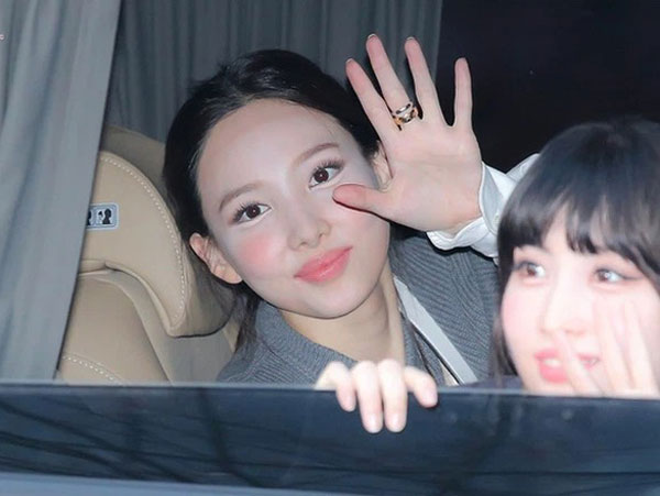 Các thể loại lỗi trang điểm 'bất tử' mà idol mắc phải cả ngàn lần, nhìn vào bực hết cả mình!